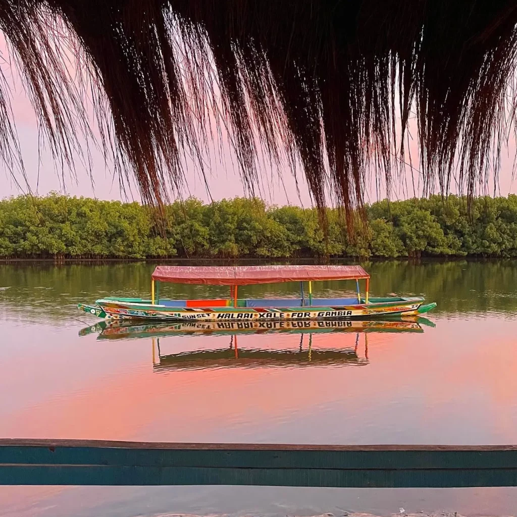 la pêche bateau de pêche-location de gite en casamance